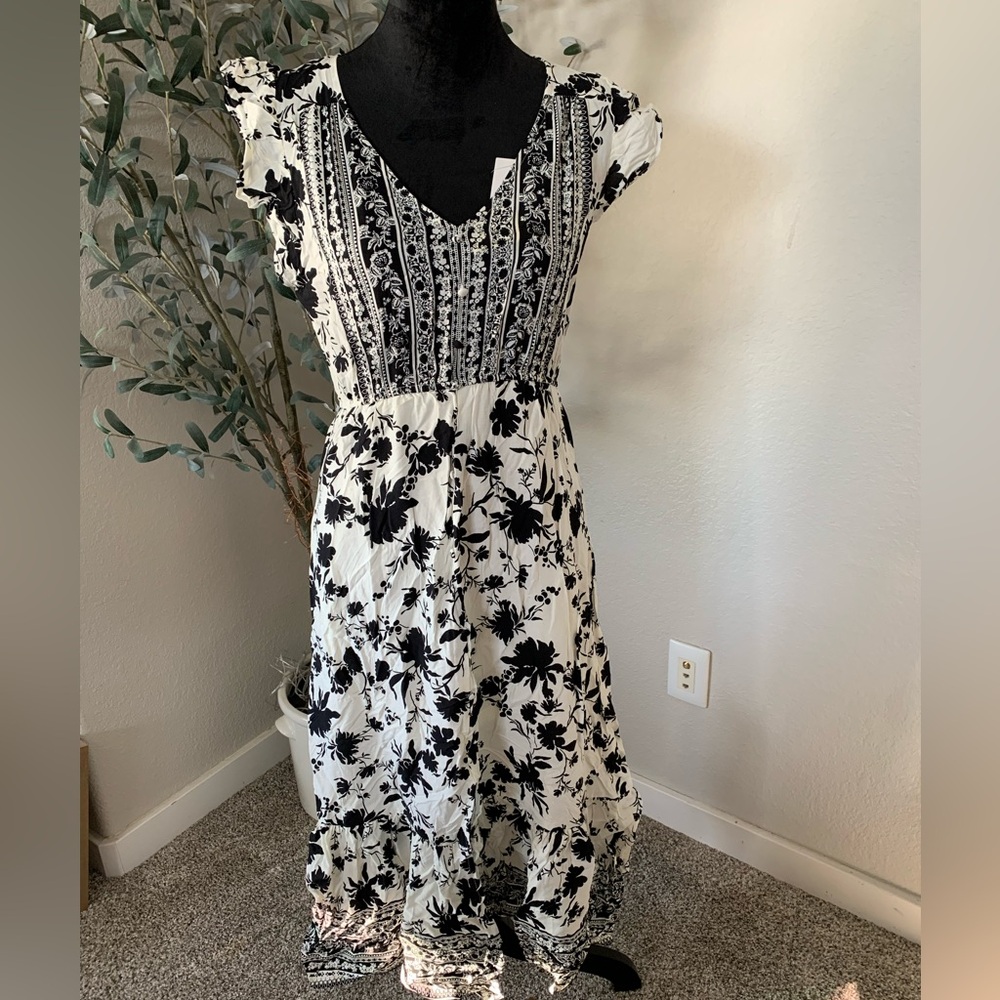 Women’s Black & White dress